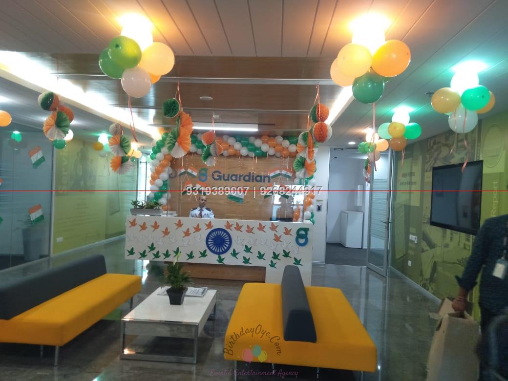 Independence Day Balloon Bunches Office Decoration