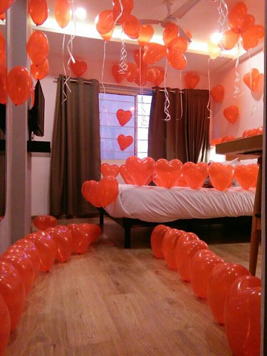 surprise party balloon decor at room
